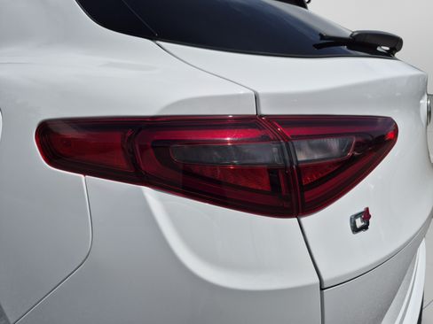 Used 2023 Alfa Romeo Stelvio Veloce AWD/4WD image 65