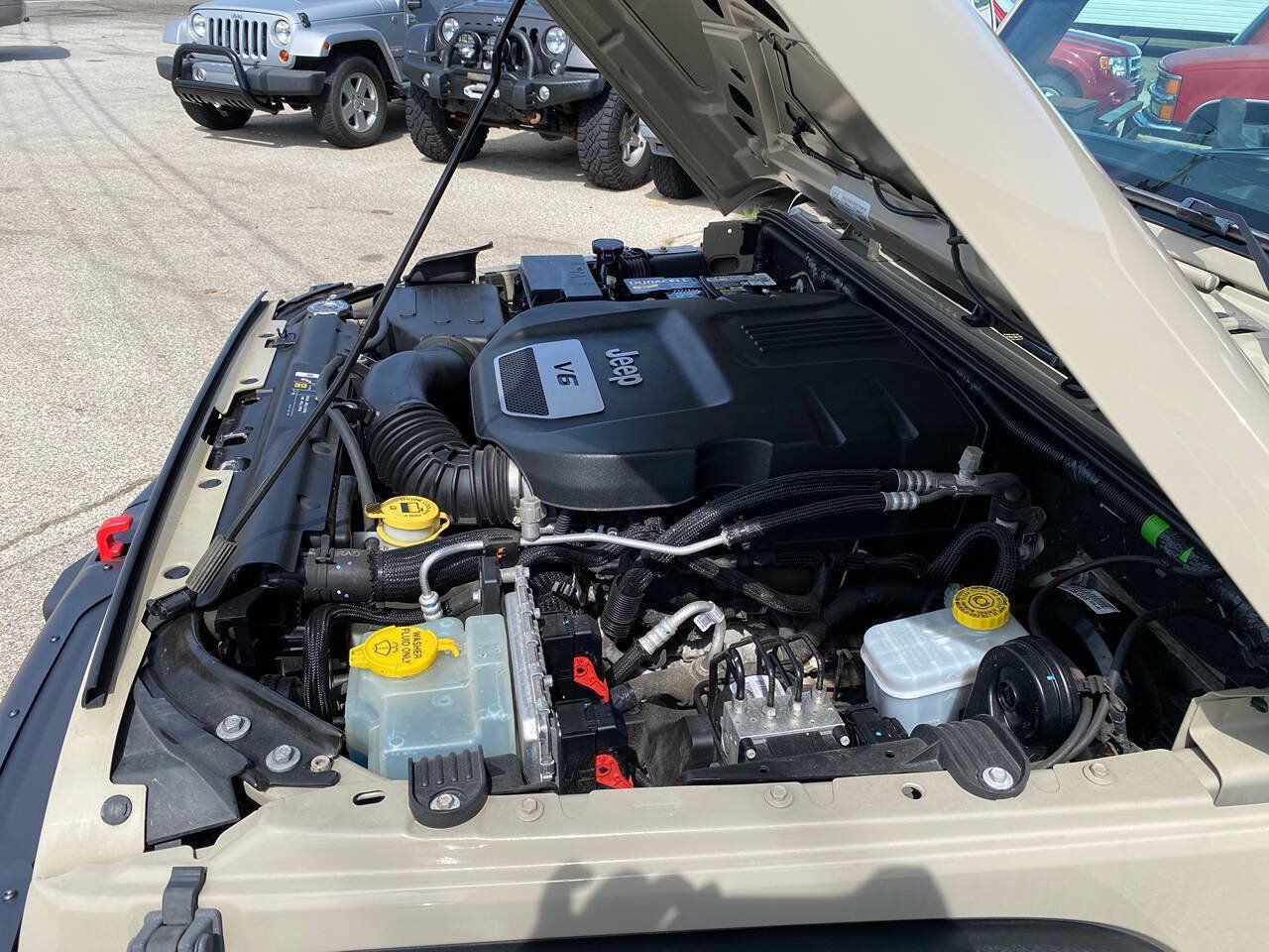 Used 2018 Jeep Wrangler Unlimited Sport AWD/4WD image 15