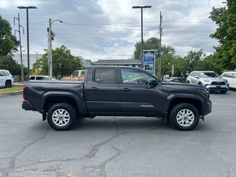 Certified 2024 Toyota Tacoma SR5 AWD/4WD image 6