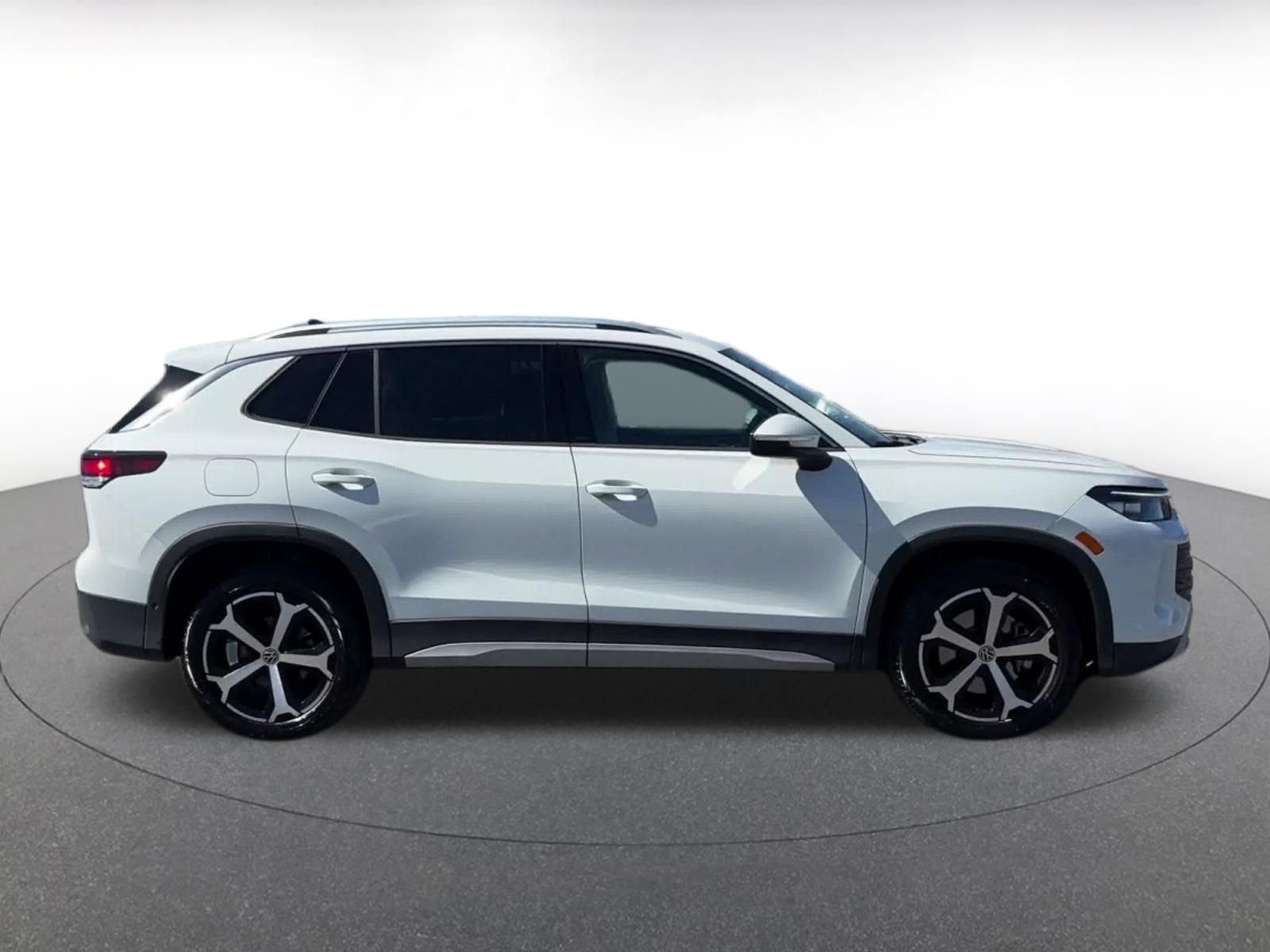 Used 2026 Volkswagen Tiguan SE AWD/4WD image 15