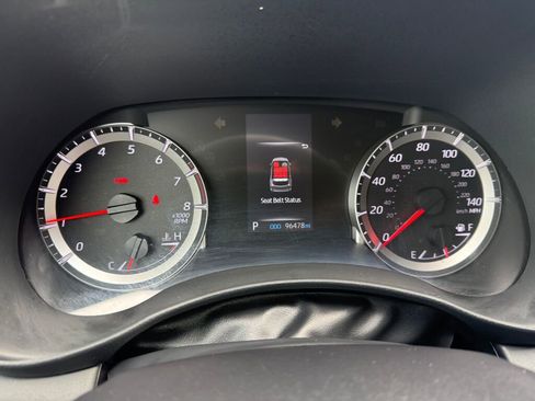 Used 2022 Toyota Highlander LE image 14