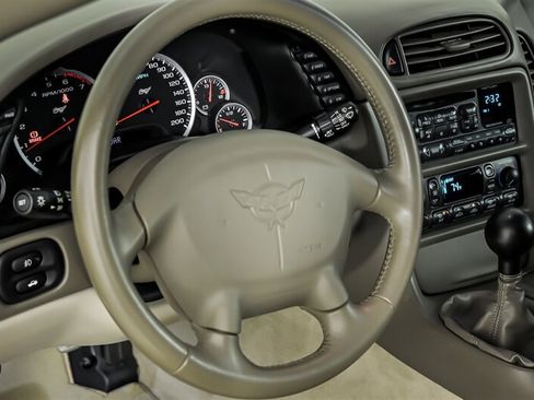 Used 2003 Chevrolet Corvette Coupe w/ Preferred Equipment Group RWD image 21
