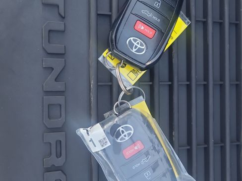 Used 2025 Toyota Tundra SR5 AWD/4WD image 31