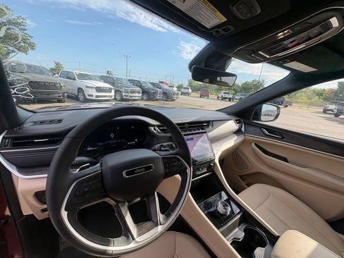 Used 2025 Jeep Grand Cherokee L Limited RWD image 14