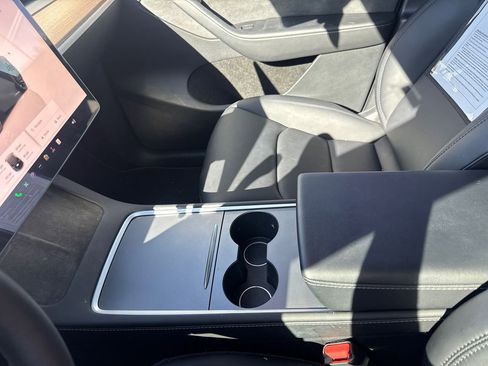 Used 2023 Tesla Model Y Performance image 63