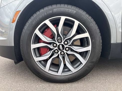 Certified 2024 Cadillac XT5 Sportv w/ Technology Package AWD/4WD image 11