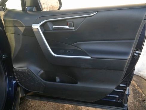 Used 2022 Toyota RAV4 XLE Premium AWD/4WD image 27
