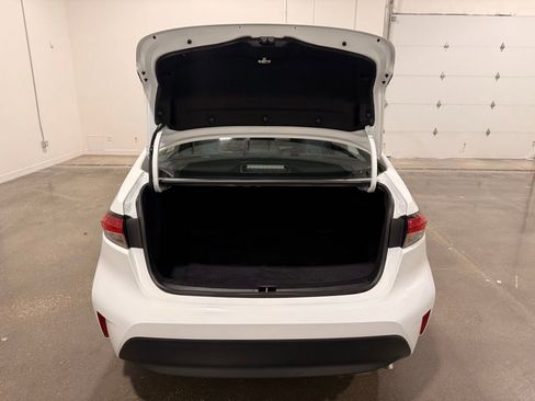 Used 2024 Toyota Corolla LE image 9