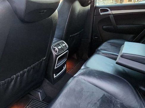 Used 2010 Porsche Cayenne GTS image 29