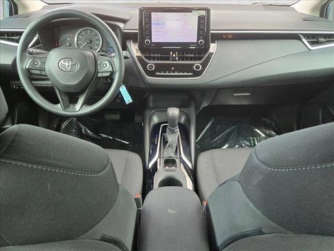 Used 2022 Toyota Corolla LE image 17