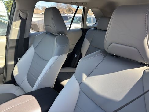 Used 2024 Toyota RAV4 XLE Premium image 7