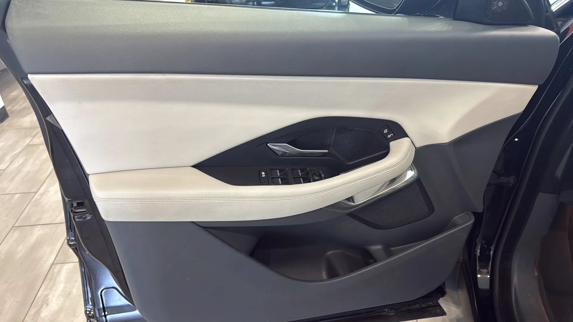 Used 2020 Jaguar E-PACE AWD/4WD image 14