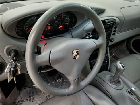 Used 2001 Porsche 911 Carrera RWD image 41