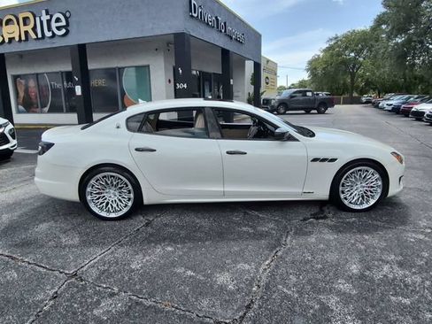Used 2018 Maserati Quattroporte S GranSport Q4 AWD/4WD image 4