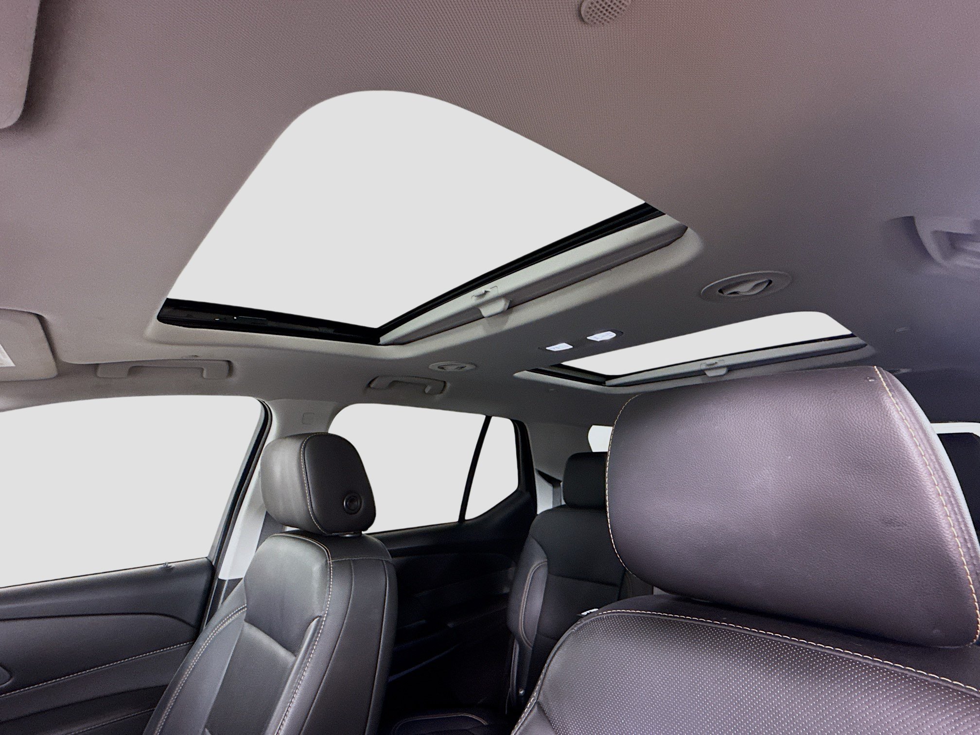 Used 2020 Chevrolet Traverse Premier w/ Redline Edition FWD image 24