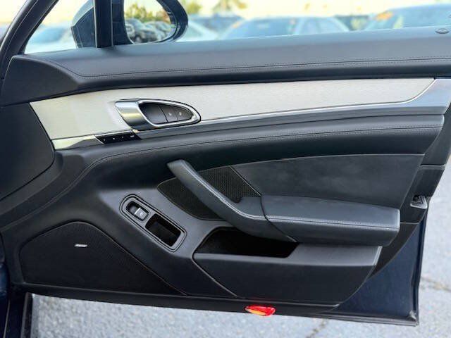 Used 2014 Porsche Panamera image 13