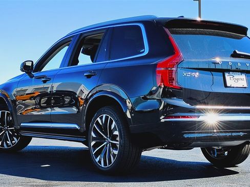 New 2026 Volvo XC90 B6 Plus w/ Protection Package Premier image 4