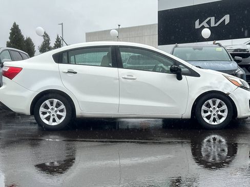 Used 2013 Kia Rio EX image 3