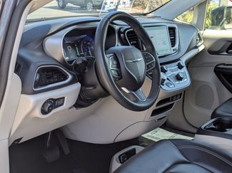 Used 2023 Chrysler Pacifica Touring-L FWD video 2