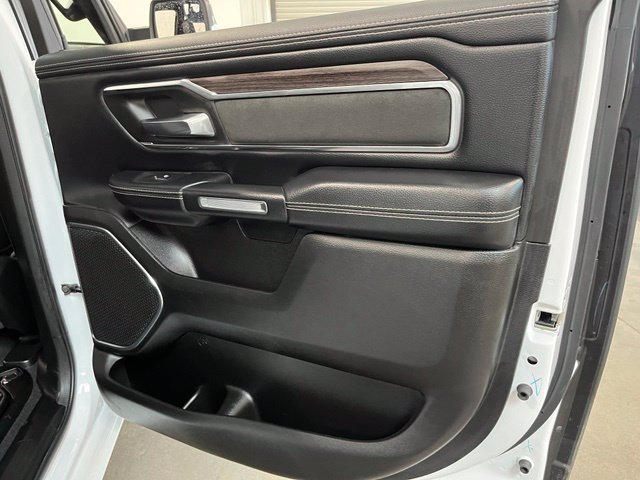 Used 2025 RAM 1500 Laramie AWD/4WD image 16