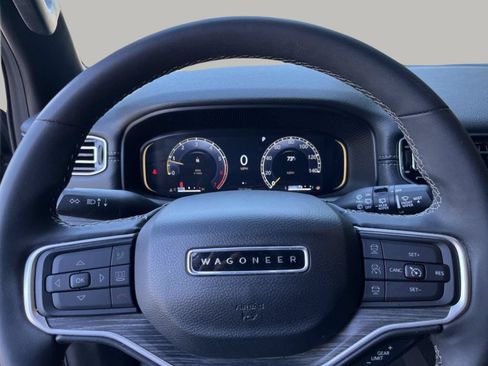 Used 2024 Jeep Wagoneer L Series II RWD image 26