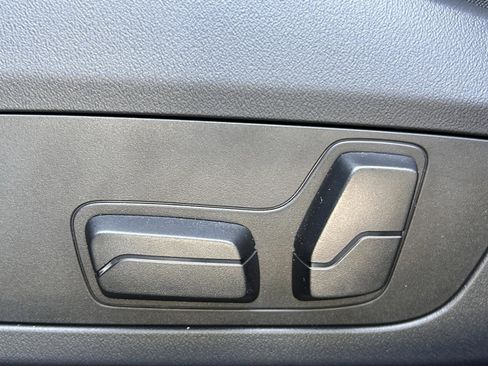 Used 2025 BMW 228i xDrive w/ Technology Package image 26