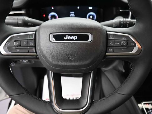 Used 2023 Jeep Compass Limited w/ Elite Group AWD/4WD image 6