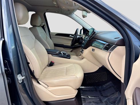 Used 2017 Mercedes-Benz GLE 350 w/ Premium 1 Package image 31