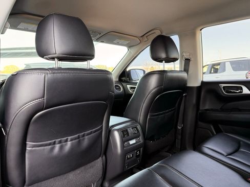 Used 2019 Nissan Pathfinder SL image 22