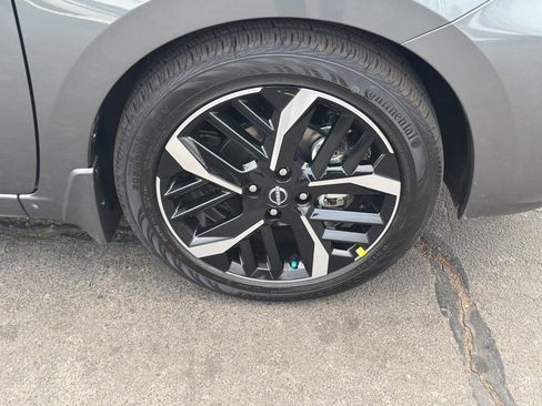 New 2025 Nissan Versa SR w/ Trunk Package image 9