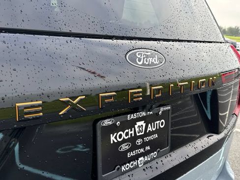 Used 2025 Ford Expedition Tremor AWD/4WD image 18