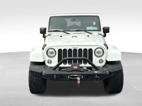 Used 2017 Jeep Wrangler Unlimited Sahara w/ Connectivity Group image 8