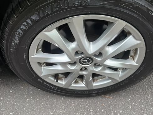 Used 2018 MAZDA MAZDA3 Sport w/ Preferred Equipment Package FWD image 26