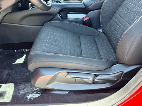 Certified 2025 Honda HR-V Sport image 18