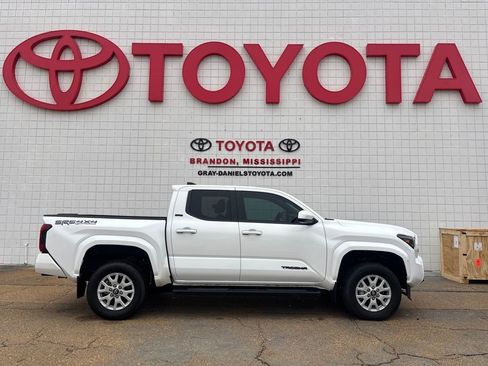Used 2024 Toyota Tacoma SR5 image 4