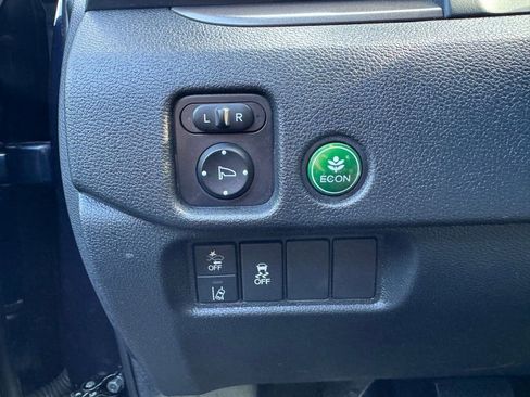 Used 2022 Honda Pilot Sport image 16