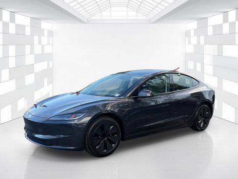 Used 2025 Tesla Model 3 Long Range RWD image 3