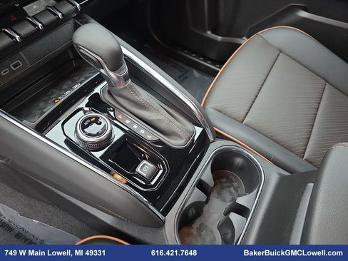 Used 2025 GMC Canyon AT4 w/ Nightfall Edition image 24