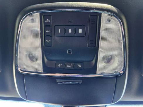 Used 2018 Dodge Durango R/T w/ Blacktop Package image 34