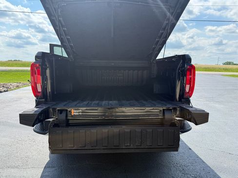 Used 2019 GMC Sierra 1500 SLT w/ SLT Premium Plus Package AWD/4WD image 24