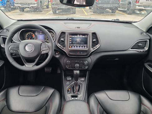 Used 2022 Jeep Cherokee Trailhawk w/ Comfort/Convenience Group image 14