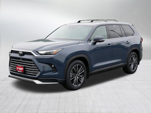 Certified 2024 Toyota Grand Highlander AWD Hybrid image 3