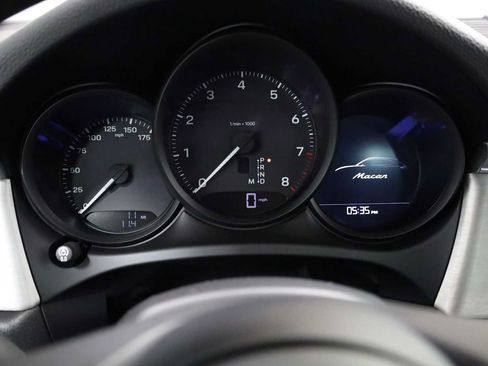 Certified 2026 Porsche Macan AWD/4WD image 24