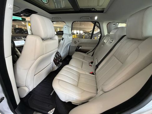 Used 2017 Land Rover Range Rover HSE AWD/4WD image 12