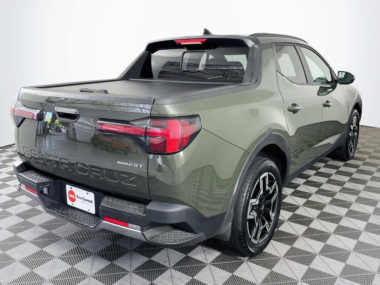 Certified 2025 Hyundai Santa Cruz Limited AWD/4WD image 10