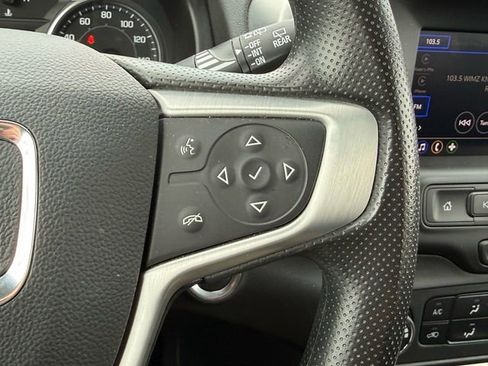 Used 2024 GMC Terrain SLE AWD/4WD image 19