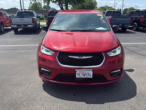Used 2025 Chrysler Pacifica Select FWD image 14