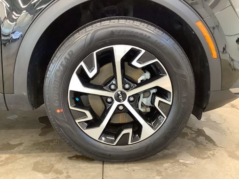 Certified 2023 Kia Sportage EX AWD/4WD image 21