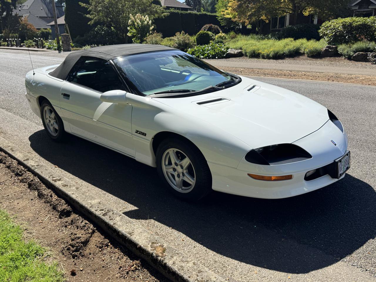 Used 1997 Chevrolet Camaro Z28 w/ Preferred Equipment Group 2 RWD image 13
