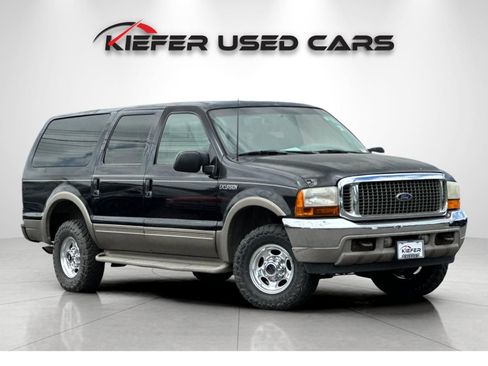 Used 2001 Ford Excursion Limited AWD/4WD image 2